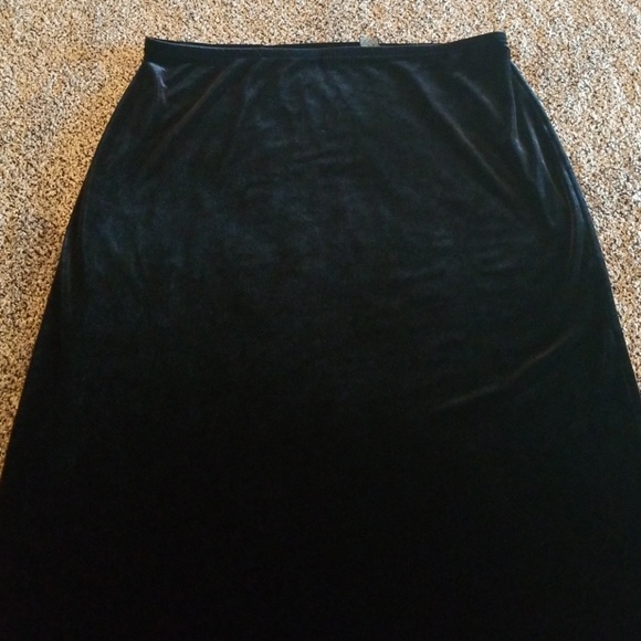 Maxi velvet skirt very soft - Picture 2 of 2